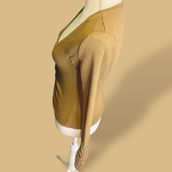 NWOT Free People ‘Wear Me Out’ Thermal Mesh Lace Cuff Sleeve Top in “Olive Leaf” - Picture 7 of 16